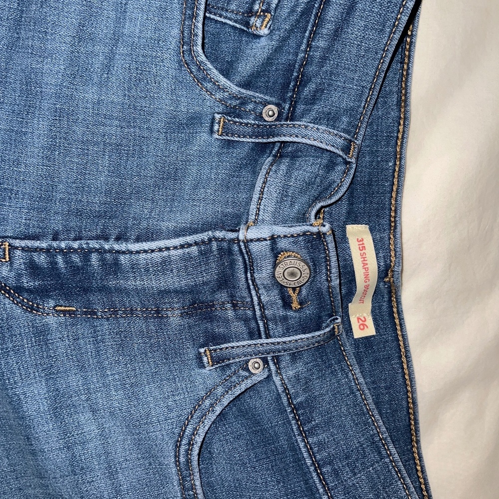 Levi’ s Shaping Bootcut